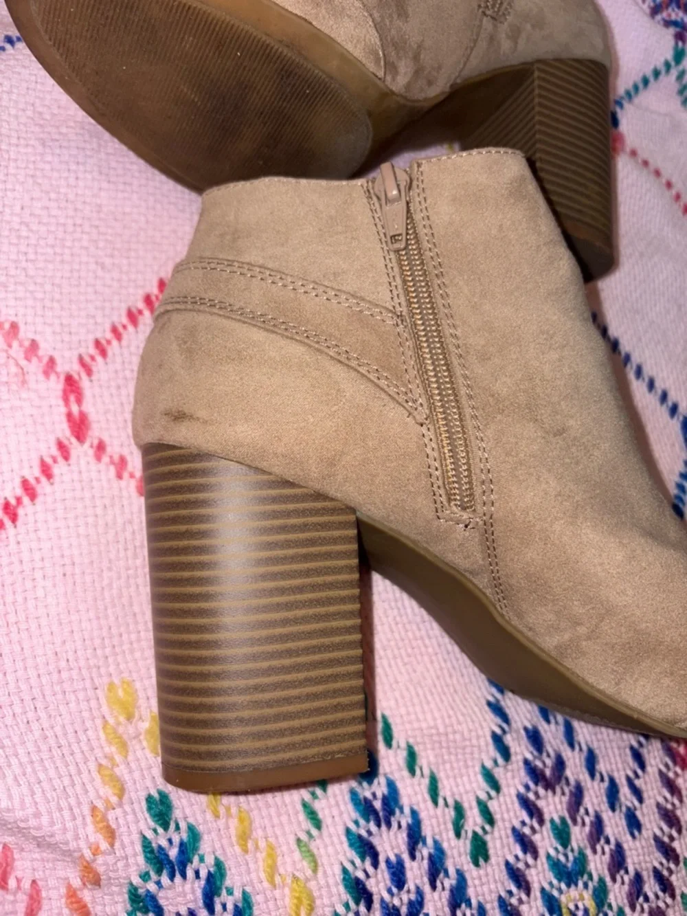 Apt. 9 Taupe Suede Peep-Toe Block Heel Booties Women’s 10
